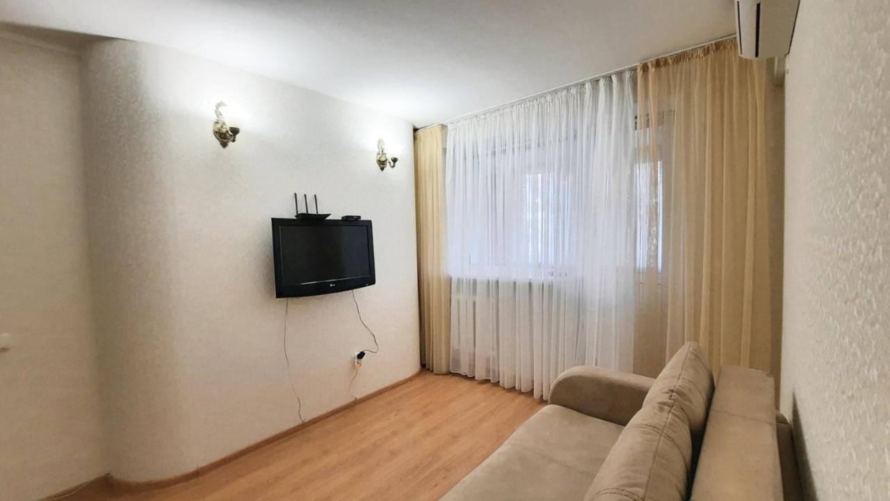 Двухкомнатная Квартира 300М От Моря Ул Парковая 18 Отчетные Док Chornomorsk Bagian luar foto
